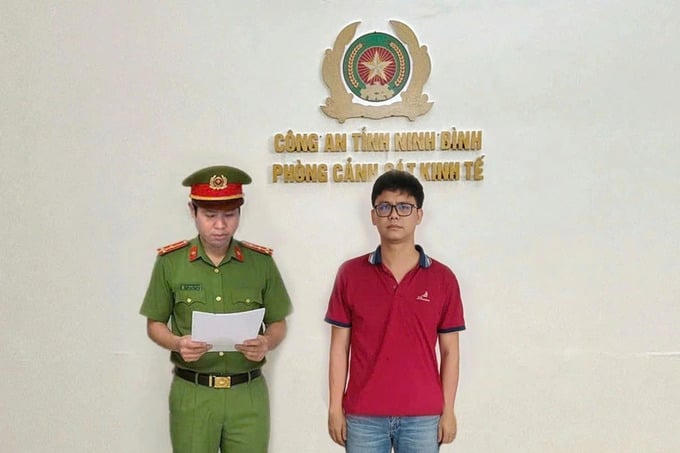 Bị can Nguyễn Thế Dũng tại cơ quan công an (Ảnh: Công an Ninh Bình).