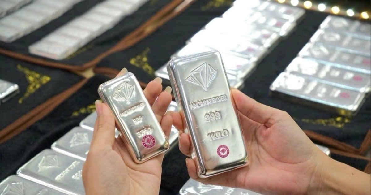 Vàng tăng một, Bạc tăng mười: Giá bạc hôm nay (6/5) "dựng cột" nhờ lửa nóng Trung Đông
