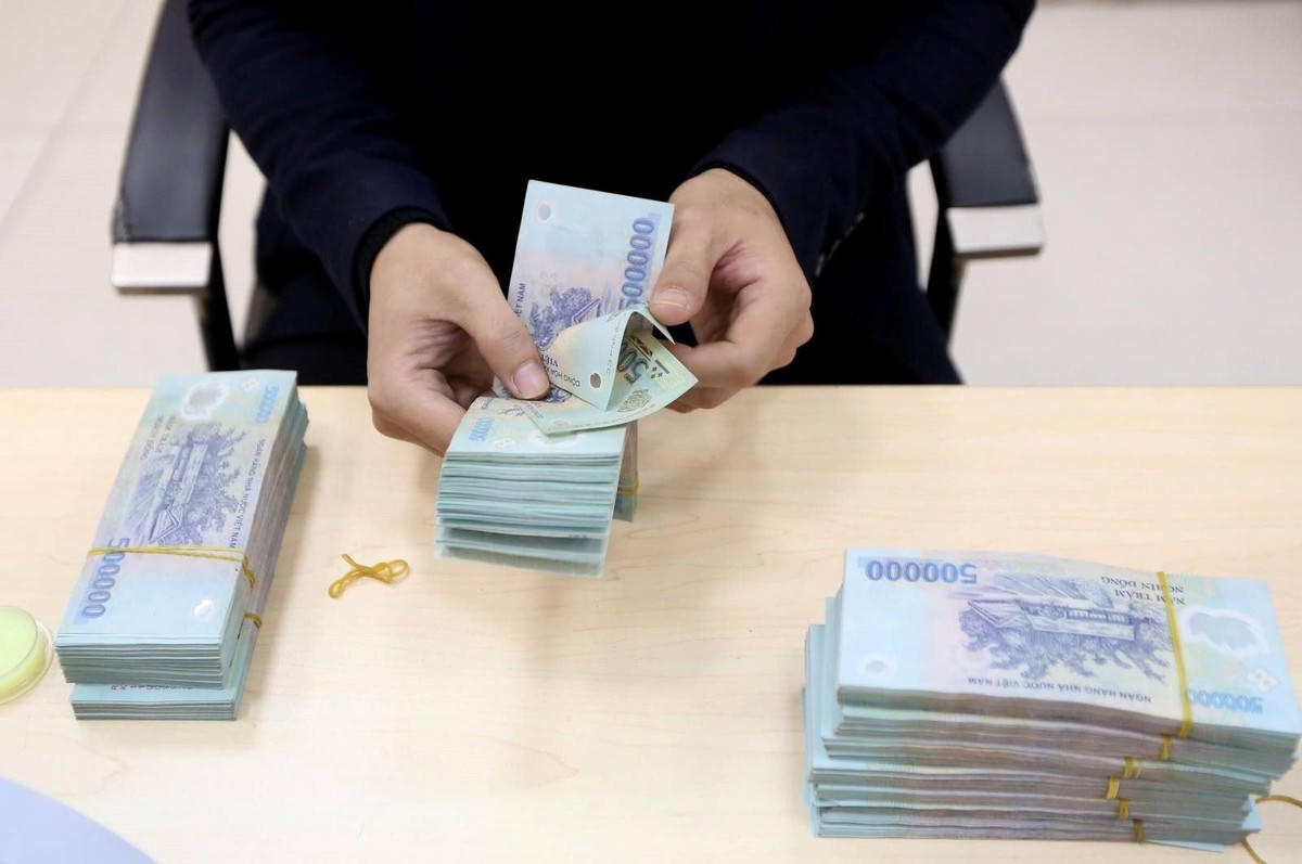 Khách hàng rút ròng 82.000 tỷ tiền gửi: Biến động cực lớn tại một ngân hàng