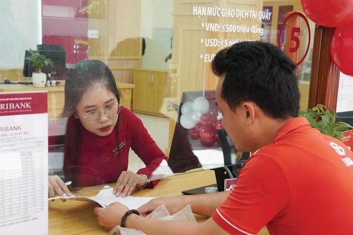 Hạ nhiệt lãi suất: Mặt bằng huy động và cho vay đang giảm ra sao?