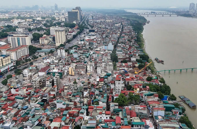 Từng bước di dời và sắp xếp lại toàn bộ dân cư ngoài đê sông Hồng để phát triển siêu dự án hơn 27 tỷ USD