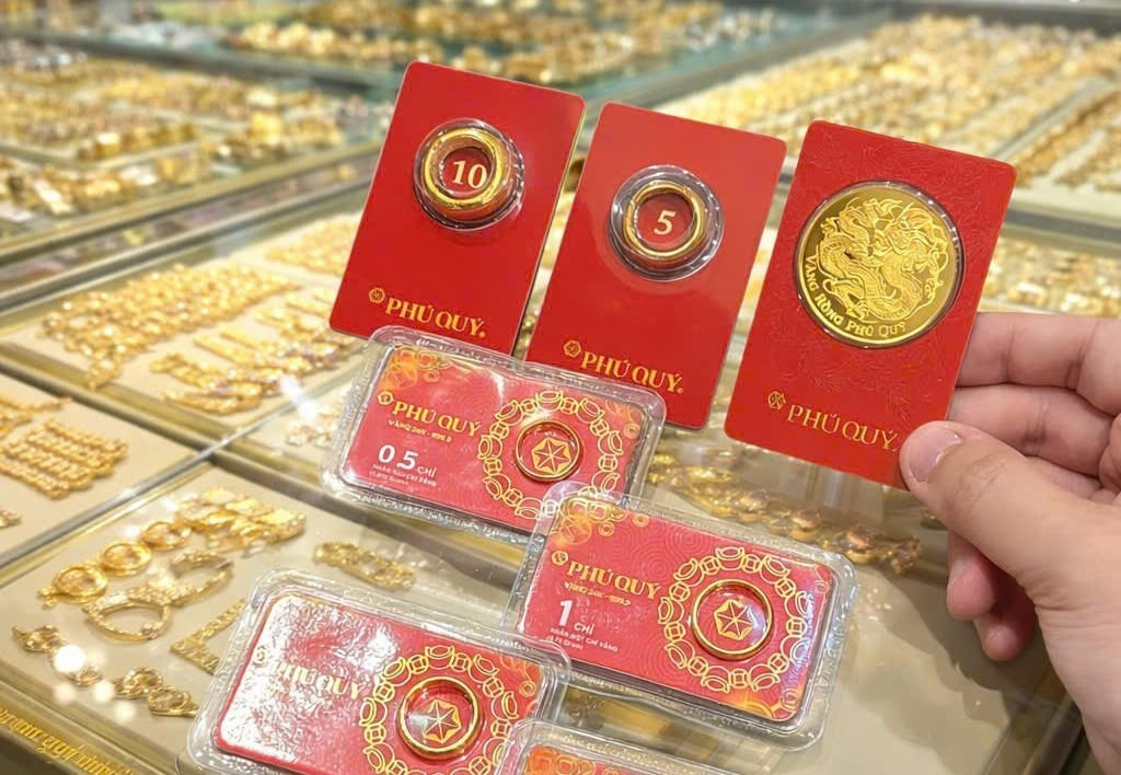 Giá vàng chiều 11/5: Vàng SJC tiếp tục lao dốc giảm mạnh 