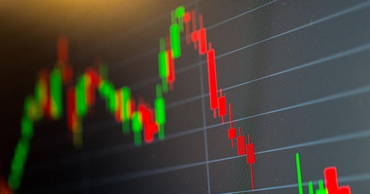 Chứng khoán ngày 12/5: VN-Index có thể điều chỉnh giảm, xuất hiện rủi ro ngắn hạn