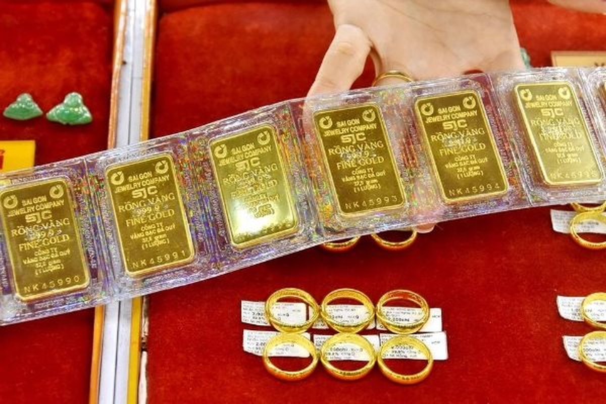 Giá vàng chiều 13/05 đồng loạt "quay đầu": Cả vàng miếng lẫn vàng nhẫn đều hạ nhiệt