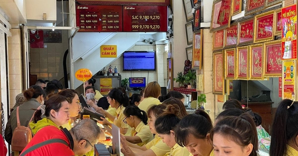 Giá vàng hôm nay (trưa 14/5): Vàng SJC, vàng nhẫn giao dịch bao nhiêu?