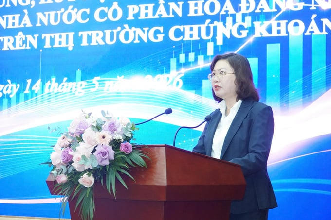 Bà Vũ Thị Chân Phương, Chủ tịch Ủy ban Chứng khoán Nhà nước.