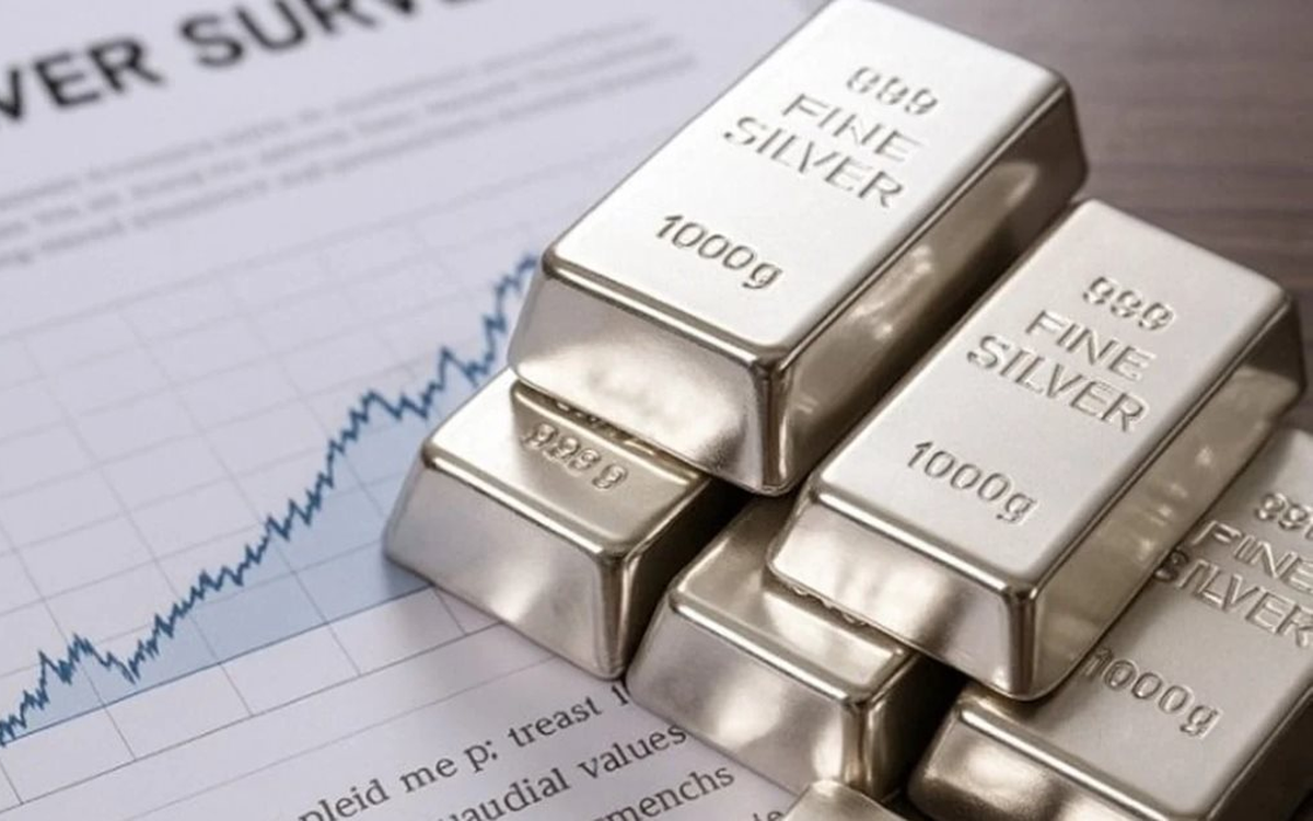 Giá bạc leo dốc: SLV mua ròng 115 tấn, tiến sát 90 USD/oz