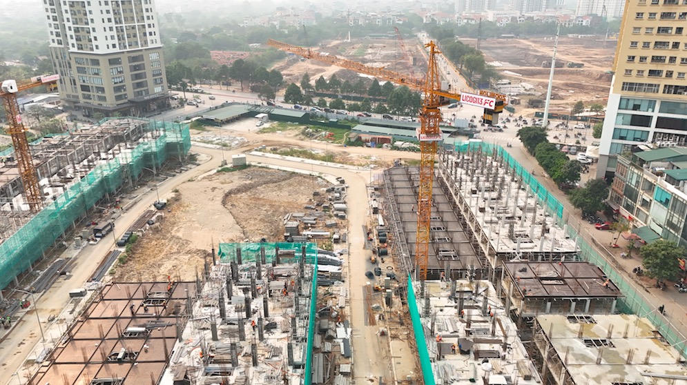 Toàn cảnh dự án khu nhà ở Đông nam đường Tố Hữu đang thi công rầm rộ, giá bán cả trăm triệu đồng m2