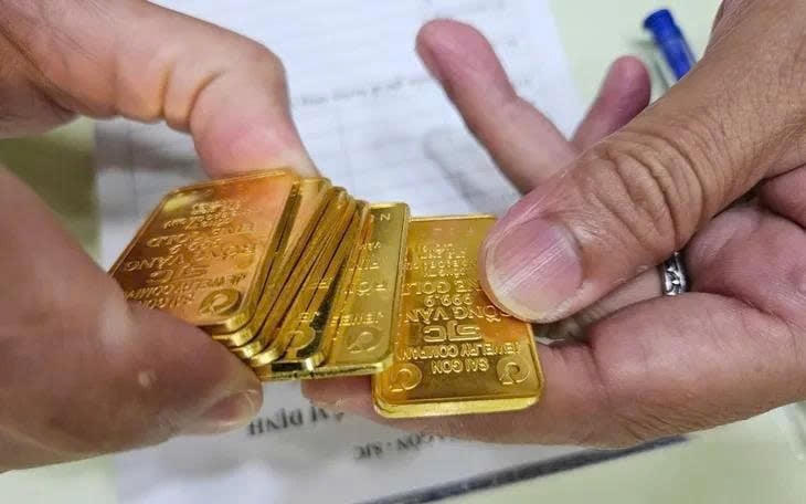 Giá vàng giảm gần 30 triệu, nhà đầu cơ hết 'mơ' giá về đỉnh cũ?