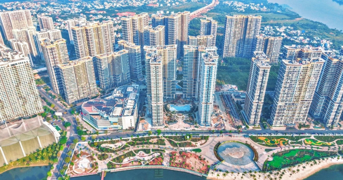 Thanh khoản bất động sản chậm, vì sao chủ đầu tư vẫn bung hàng mới?