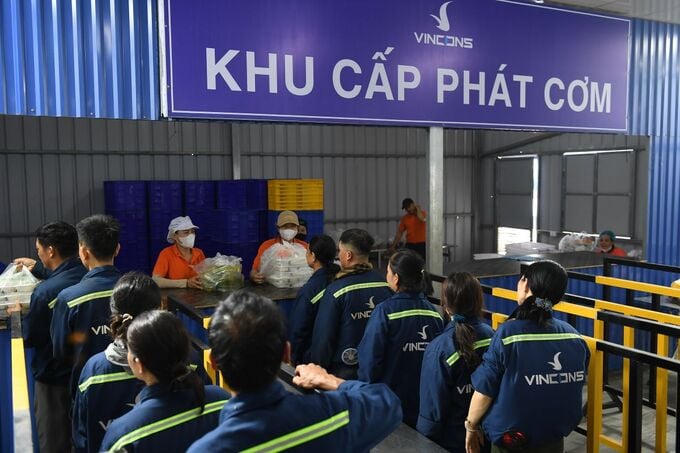 Không khí chưa từng có tại công trường KĐT Thể thao Quốc tế Hà Nội: Người dân địa phương háo hức tìm cơ hội “đổi đời”