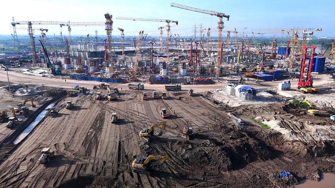 Khu đô thị Thể thao Quốc tế có quy mô hơn 9.171 ha, tổng vốn đầu tư khoảng 925.000 tỷ đồng, là siêu dự án lớn nhất Việt Nam từ trước đến nay, trải rộng trên địa bàn 11 xã