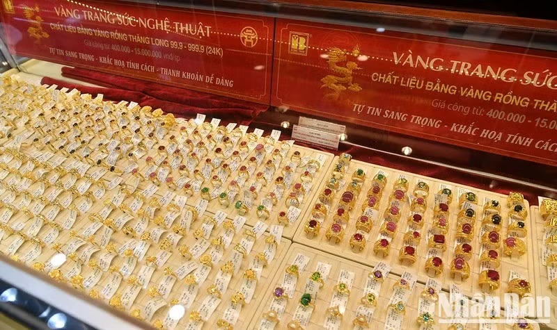 Giá vàng chiều hôm nay 19/5: Bất ngờ đảo chiều giảm mạnh