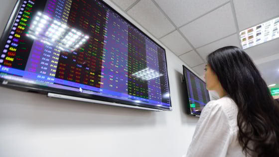 VN-Index lập kỷ lục mới nhờ nhóm cổ phiếu Nhà nước tăng mạnh