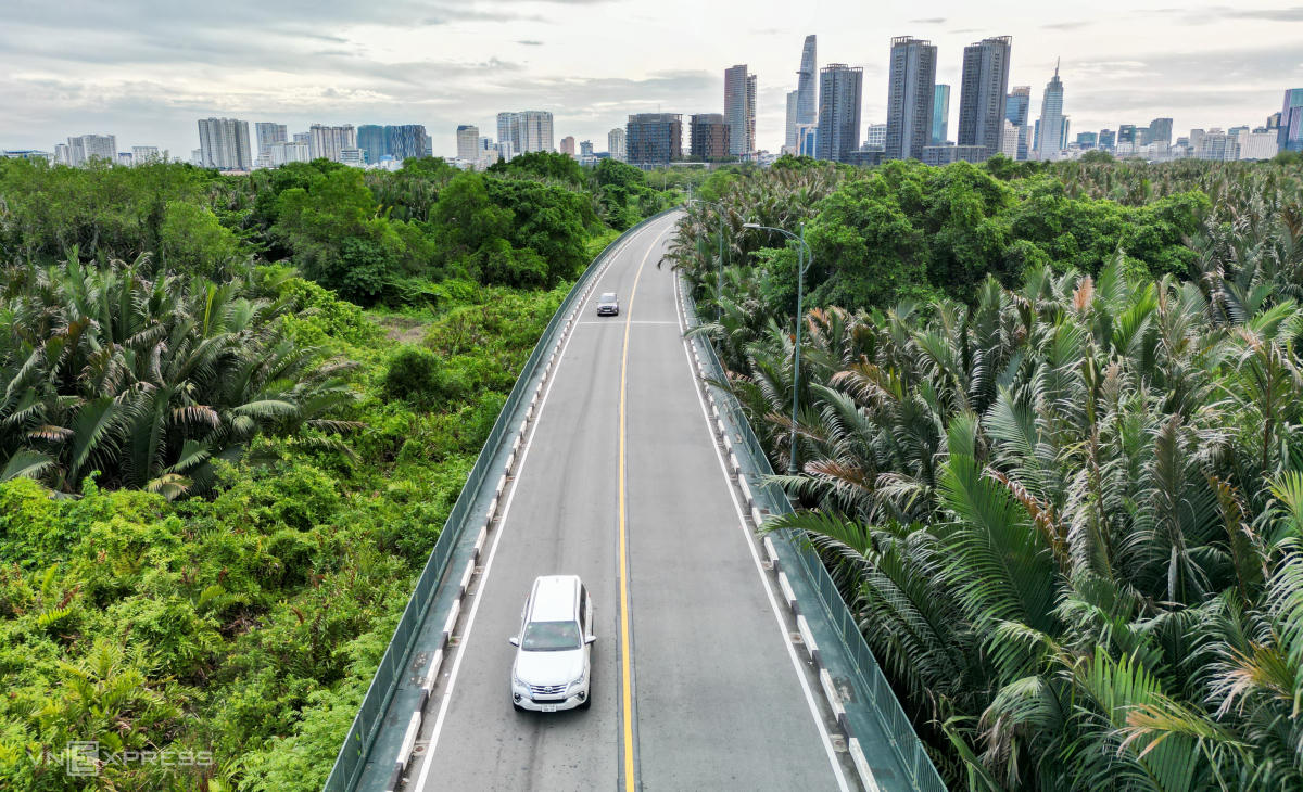 4 đường huyết mạch ở Thủ Thiêm dài gần 12 km đang tăng tốc