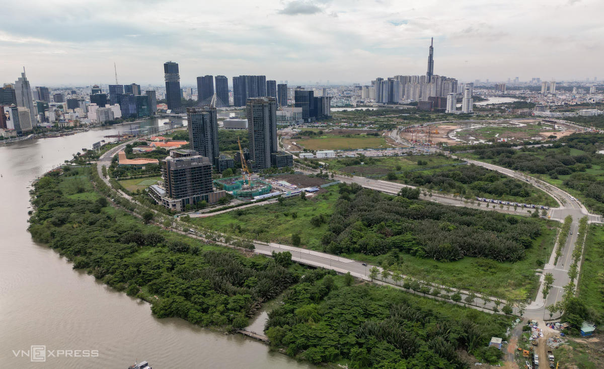 4 đường huyết mạch ở Thủ Thiêm dài gần 12 km đang tăng tốc