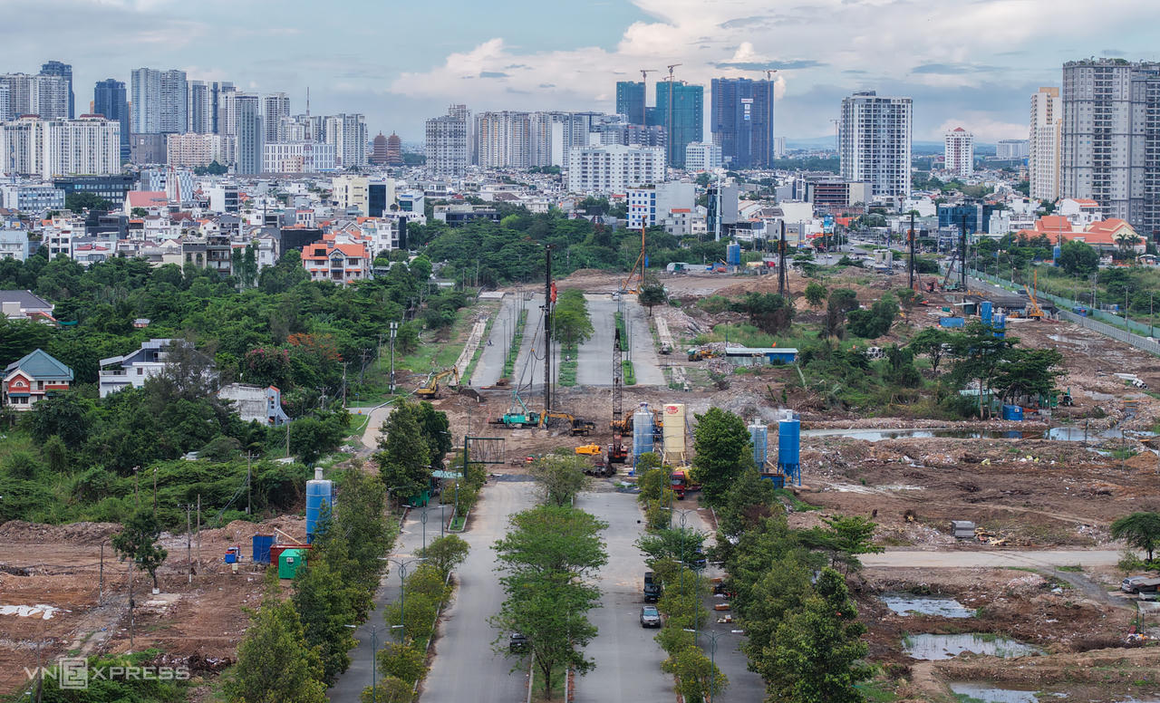 4 đường huyết mạch ở Thủ Thiêm dài gần 12 km đang tăng tốc