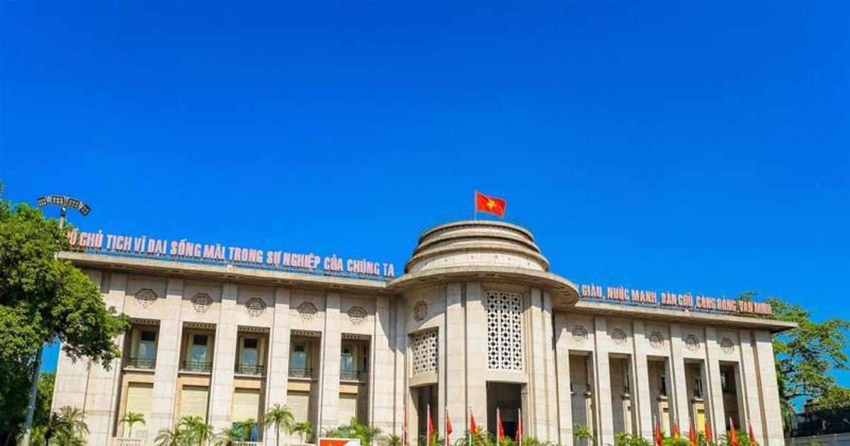NHNN bơm ròng 10.000 tỷ đồng, lãi suất qua đêm 5,6%