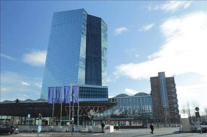 EC hạ dự báo tăng trưởng kinh tế EU và Eurozone năm 2026