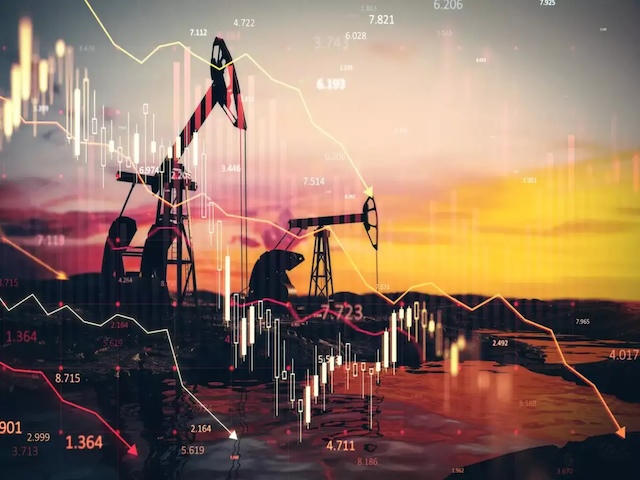 Giá dầu WTI giảm mạnh còn 96.35 USD/thùng, Brent 102.58 USD/thùng