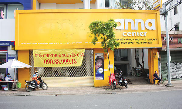 Gánh nặng "mặt bằng số" trên sàn điện tử: Doanh nghiệp bẻ lái dòng tiền, quay lại cuộc đua điểm bán vật lý