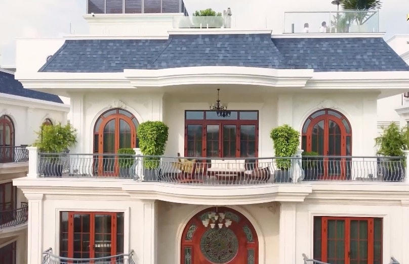 Choáng ngợp với biệt phủ ven sông Sài Gòn đắt đỏ 300 tỷ của nghệ sĩ Việt Hương