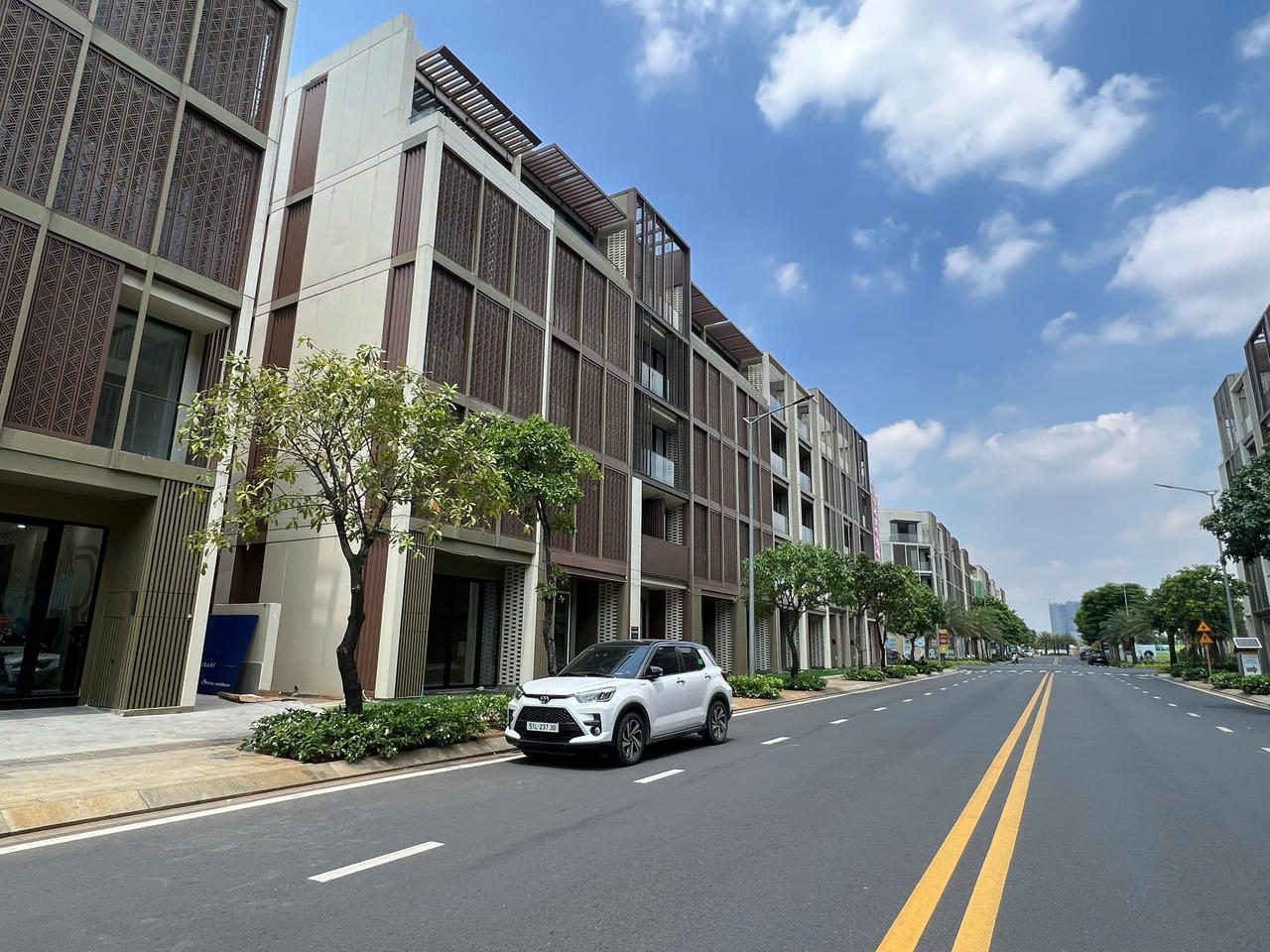 Shophouse TP.HCM: Ế chỏng chơ, nhiều căn phơi nắng gần 10 năm vẫn chưa có người thuê