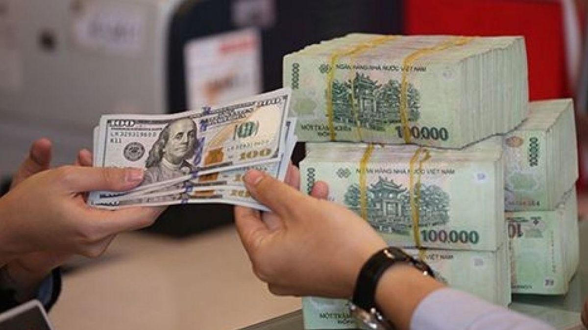 Tiền gửi dân cư vào ngân hàng vượt 10,38 triệu tỷ đồng