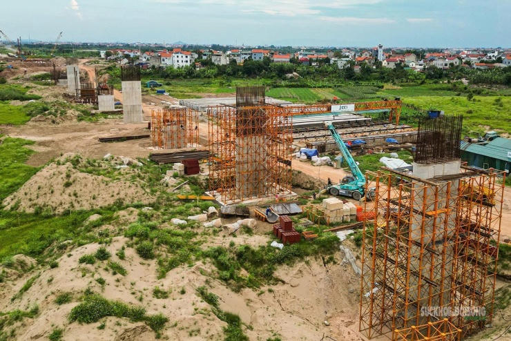 Tiến độ xây cầu Hồng Hà vượt sông Hồng