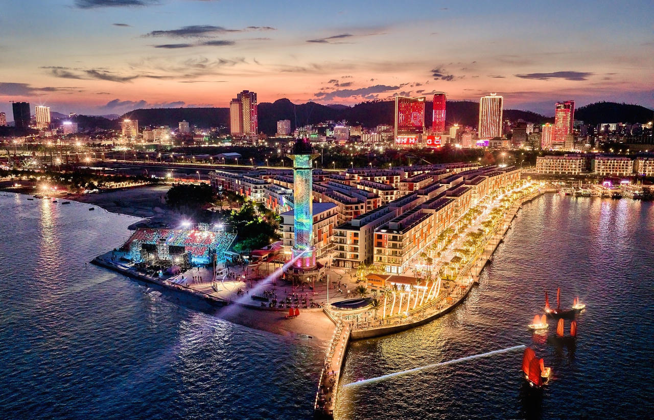 Chỉ “một bước chân”, cư dân Sun Festo Town sẽ được hòa mình vào không khí sôi động tại chợ đêm VUI-Fest. Ảnh: Ánh Dương.