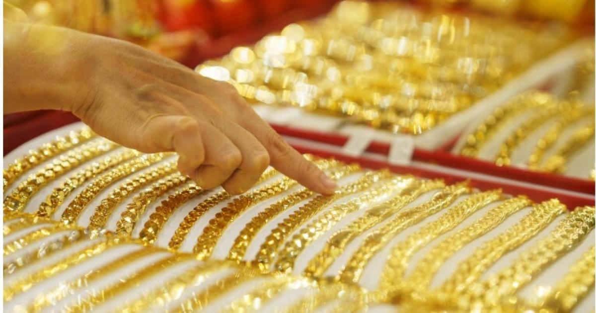 Giá vàng trong nước và thế giới thu hẹp còn 12-13 triệu đồng/lượng