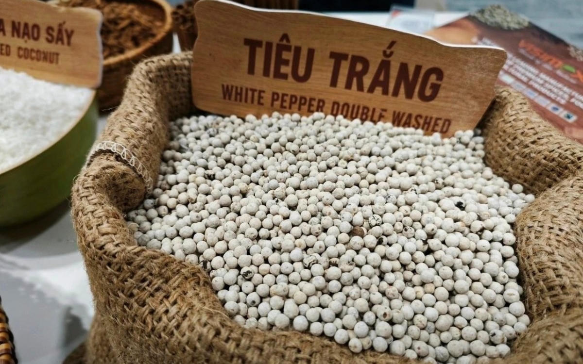 Giá hồ tiêu tăng mạnh ngày 6/6, cà phê trong nước tiếp tục giảm