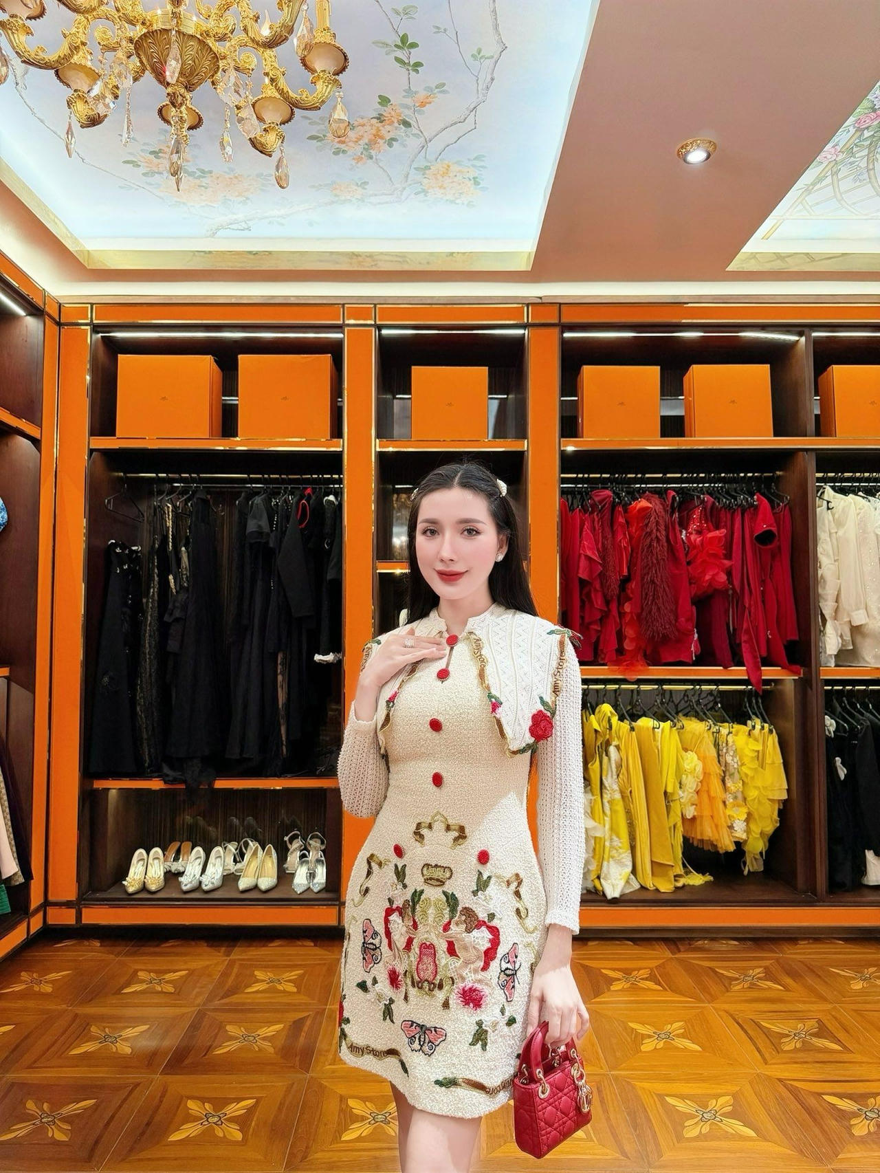 Biệt phủ 500 tỷ của nữ CEO 9x xinh đẹp miền Tây nổi bần bật trên mạng xã hội