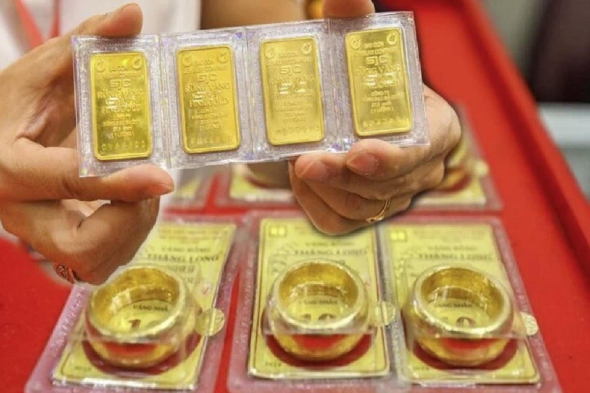 Giá vàng lao dốc không phanh, chuyên gia tiết lộ lý do và lý giải vì sao đà giảm có thể chưa dừng lại