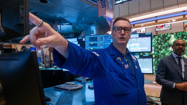 Dow Jones tăng vọt hơn 900 điểm sau tín hiệu Mỹ - Iran sắp đạt thỏa thuận