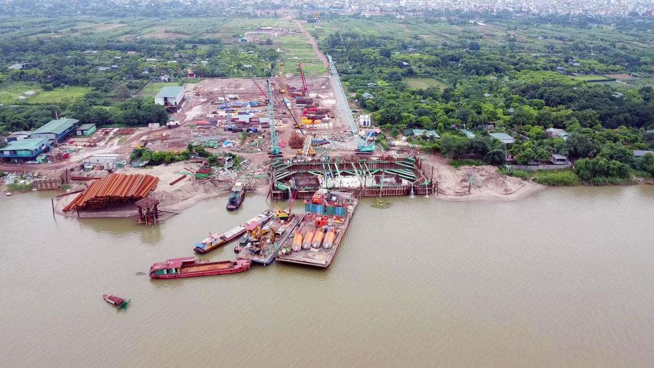 Cây cầu tỷ đô Tứ Liên sau 1 năm xây dựng đang làm đến đâu