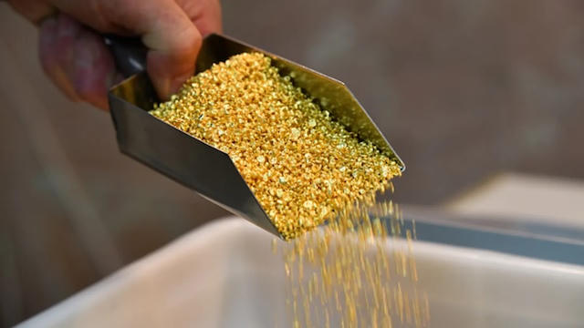 Giá vàng thế giới 18/6 giảm mạnh sau cuộc họp của Fed