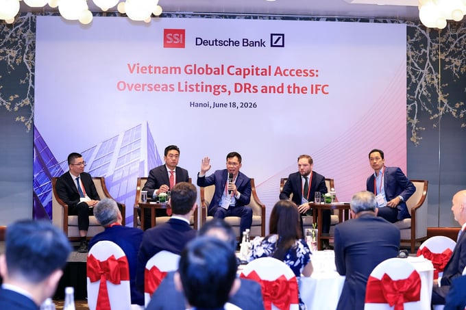 Hội thảo “Vietnam Global Capital Access: Overseas Listings, Depositary Receipts and the International Financial Center (IFC) do SSI phối hợp cùng Deutsche Bank tổ chức vào 18/6 tại Hà Nội.