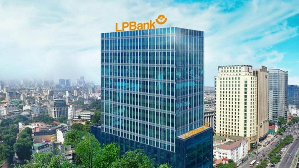 Ông Phạm Nhật Vượng nắm 4,894% vốn điều lệ LPBank, trở thành cổ đông lớn