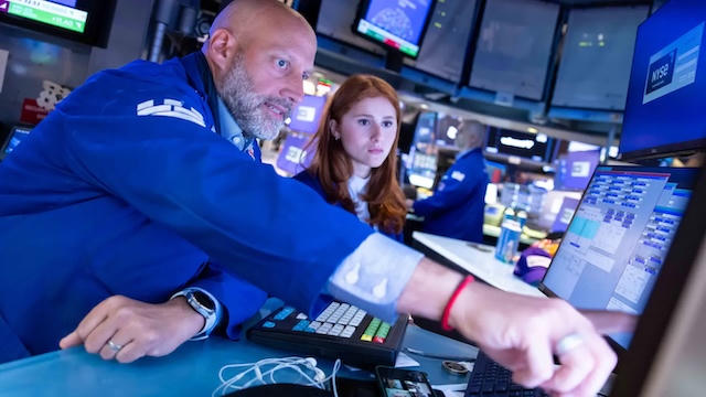 Nasdaq mất hơn 2% khi cổ phiếu công nghệ bị bán tháo toàn cầu