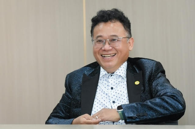 Gom 10 triệu cổ phiếu, công ty của đại gia Đặng Thành Tâm muốn "bắt đáy" KBC?