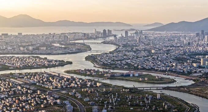 Mạng lưới sông ngòi dày đặc tại Nam Đà Nẵng là nền tảng để phát triển dự án du lịch đường thủy quy mô gần 10.000 tỷ đồng. Ảnh: Ánh Dương.