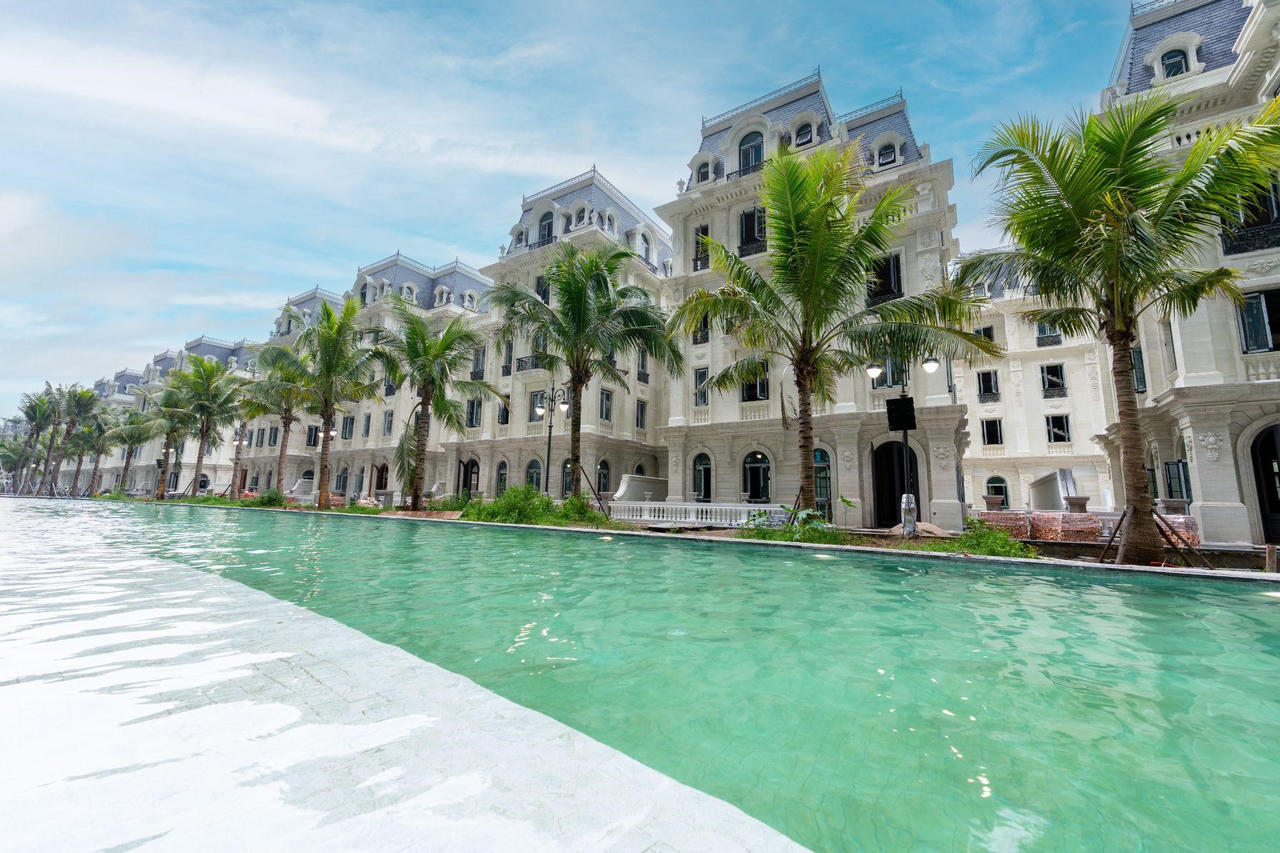 Một dự án dinh thự hàng hiệu đang được Sunshine Group xây dựng tại Ciputra với các hầm riêng tư đa năng kết nối trực tiếp hệ giao thông ngầm kín đáo (Ảnh: Noble Palace Tay Ho)