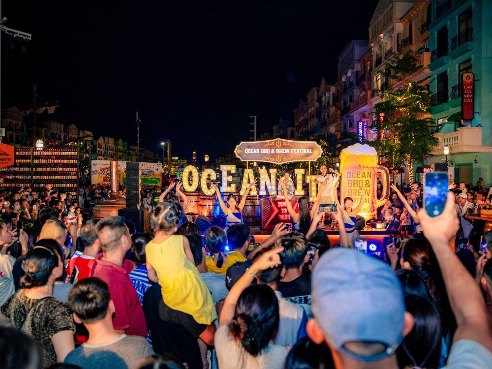 Lễ hội cuối tuần tại Ocean City bổ sung trải nghiệm giải trí sôi động cho cư dân Vịnh Xanh.