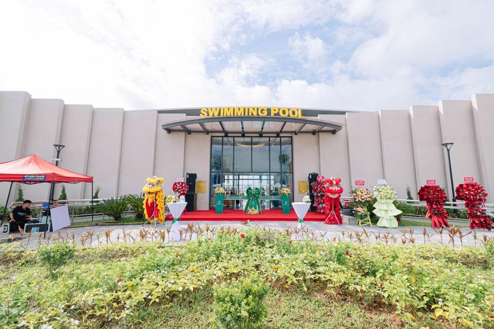 Vinhomes Golden City khai trương bể bơi 4 mùa, hoàn thiện chuẩn sống nghỉ dưỡng trước ngày bàn giao