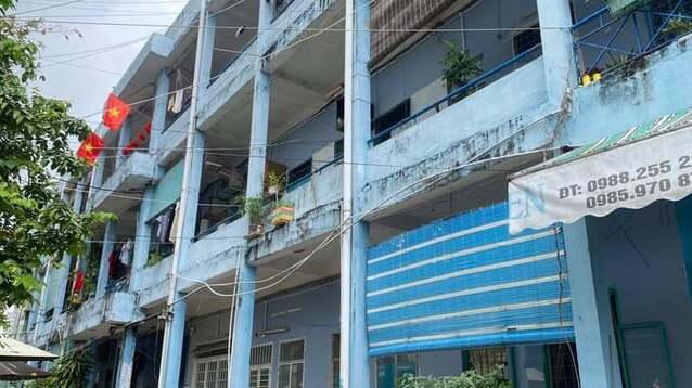 Một trong ba chung cư xuống cấp, thuộc diện phá dỡ