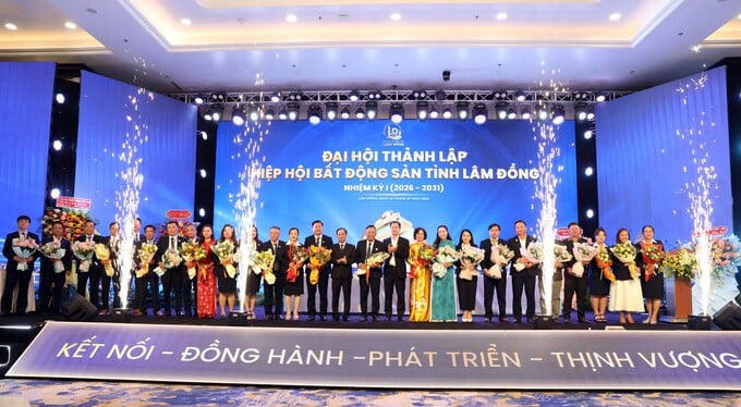 Ban Chấp hành Hiệp hội Bất động sản tỉnh Lâm Đồng nhiệm kỳ I gồm 27 thành viên và Ban Kiểm tra gồm 3 thành viên