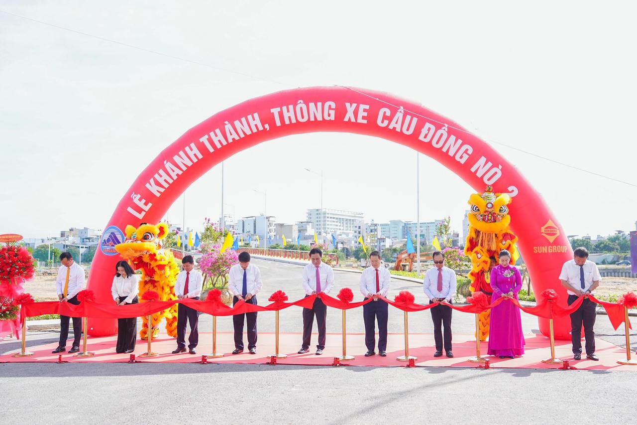 Tuyến giao thông huyết mạch cầu Đồng Nò 2 chính thức thông xe, rút ngắn đáng kể khoảng cách từ khu vực phía Nam về trung tâm thành phố. Ảnh: Ánh Dương.