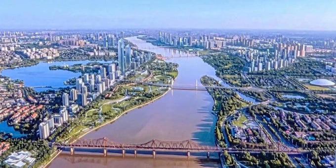 Hà Nội xem xét gia hạn 6 tháng cho Dự án Trục đại lộ cảnh quan sông Hồng.