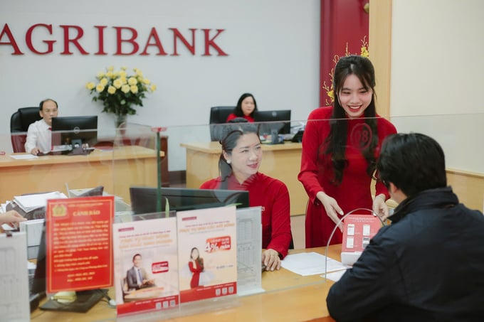 Agribank triển khai chương trình tín dụng ưu đãi quy mô 70.000 tỷ đồng. Chương trình áp dụng từ tháng 8/2026 đến năm 2028, với mức lãi suất giảm từ 1,0% - 2,0%/năm so với lãi suất cho vay bình quân cùng kỳ hạn của Agribank.